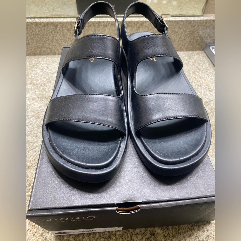 Vionic Madera Sandals